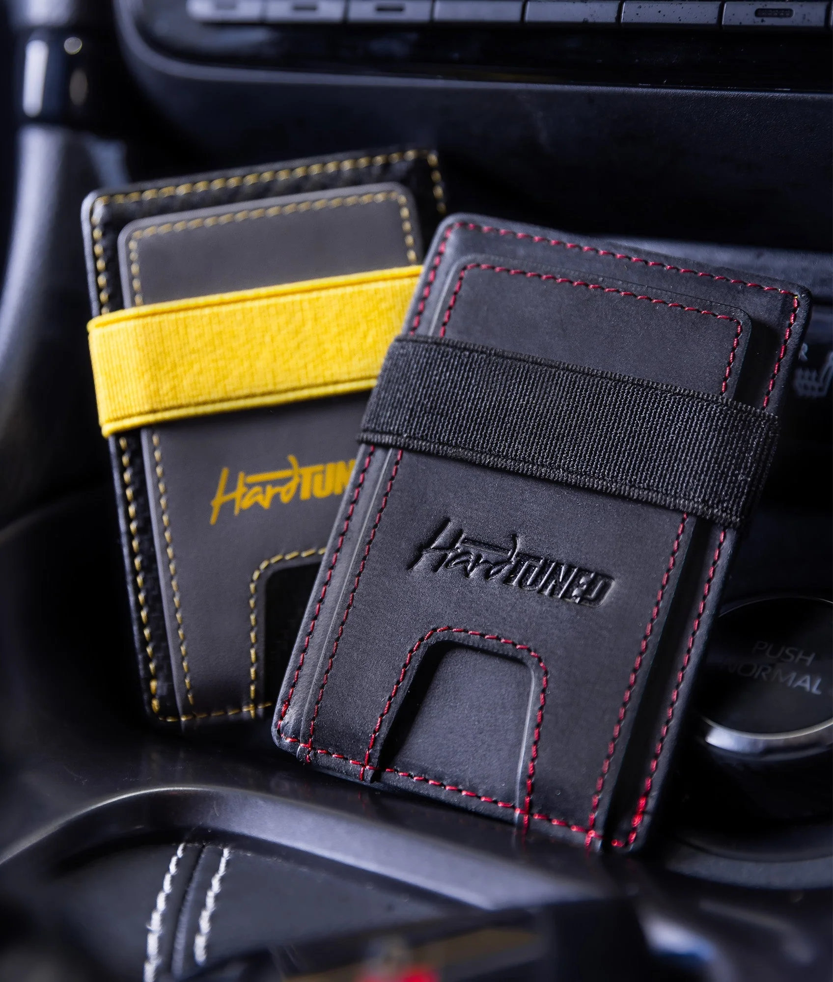 Izumiotsu Black/Red Cardholder - Image 6