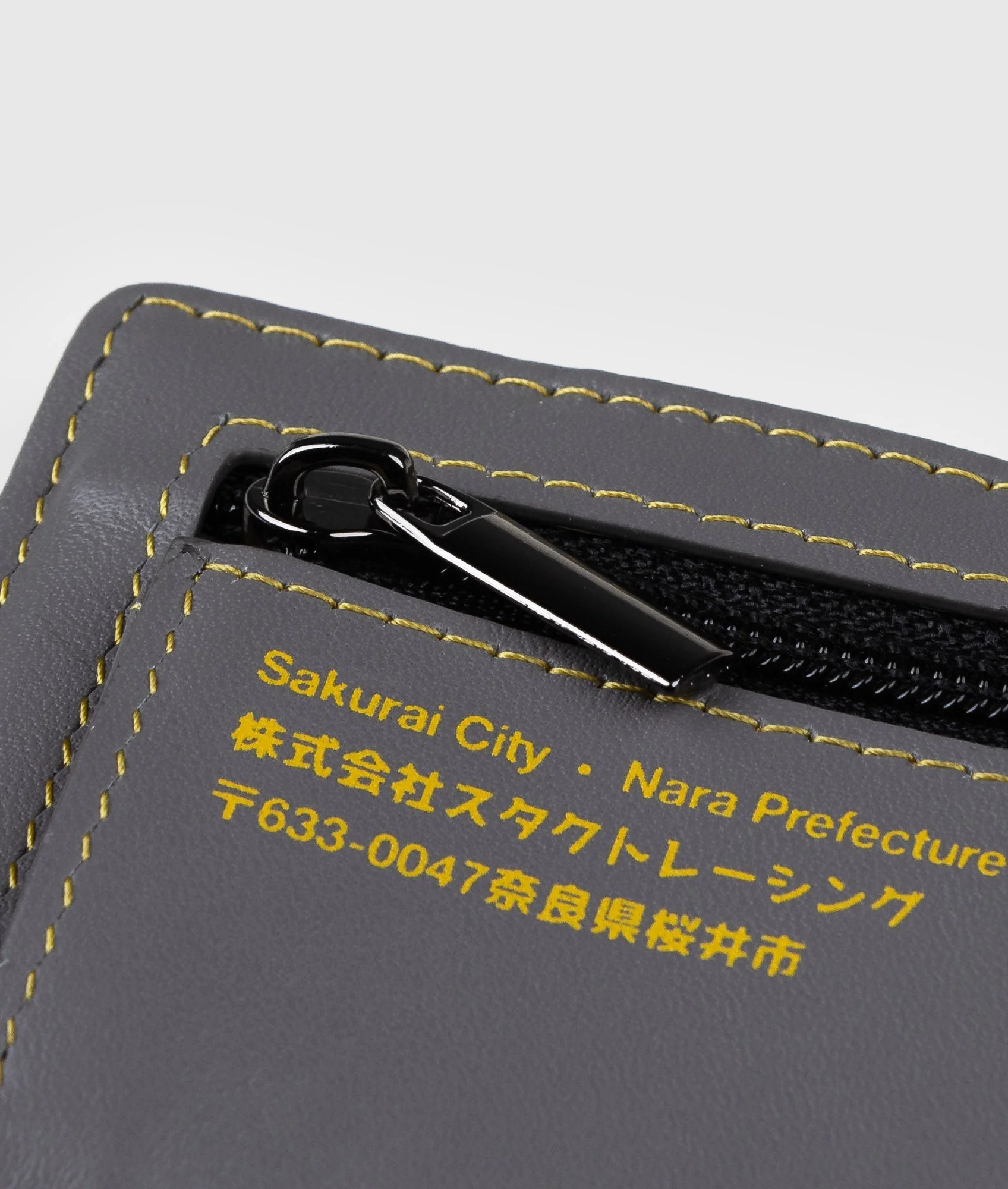 Izumiotsu Gray/Carbon Cardholder - Image 5